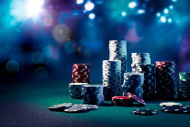 Mobile app interface showing live-dealer blackjack table and sportsbook menu on kudasakti168